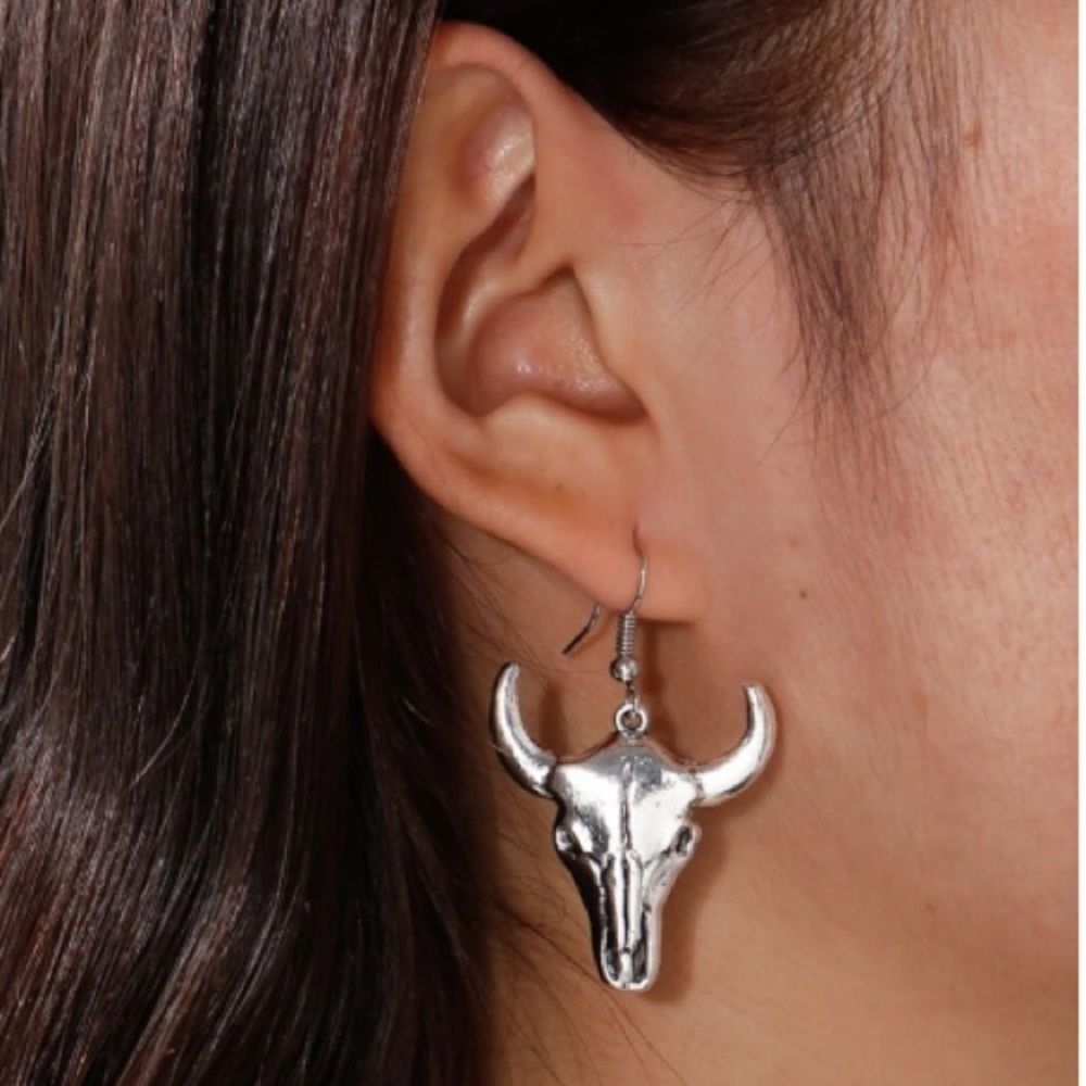 New Cowboy Boho Steer Longhorn Bull Silver-tone Pierced Earrings 2” Drop